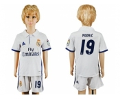 Real Madrid #19 Modric White Home Kid Soccer Club Jersey1